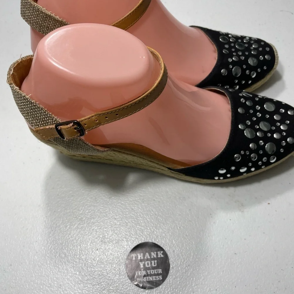 White Mountain Black Studded Espadrilles 8.5M SB-K